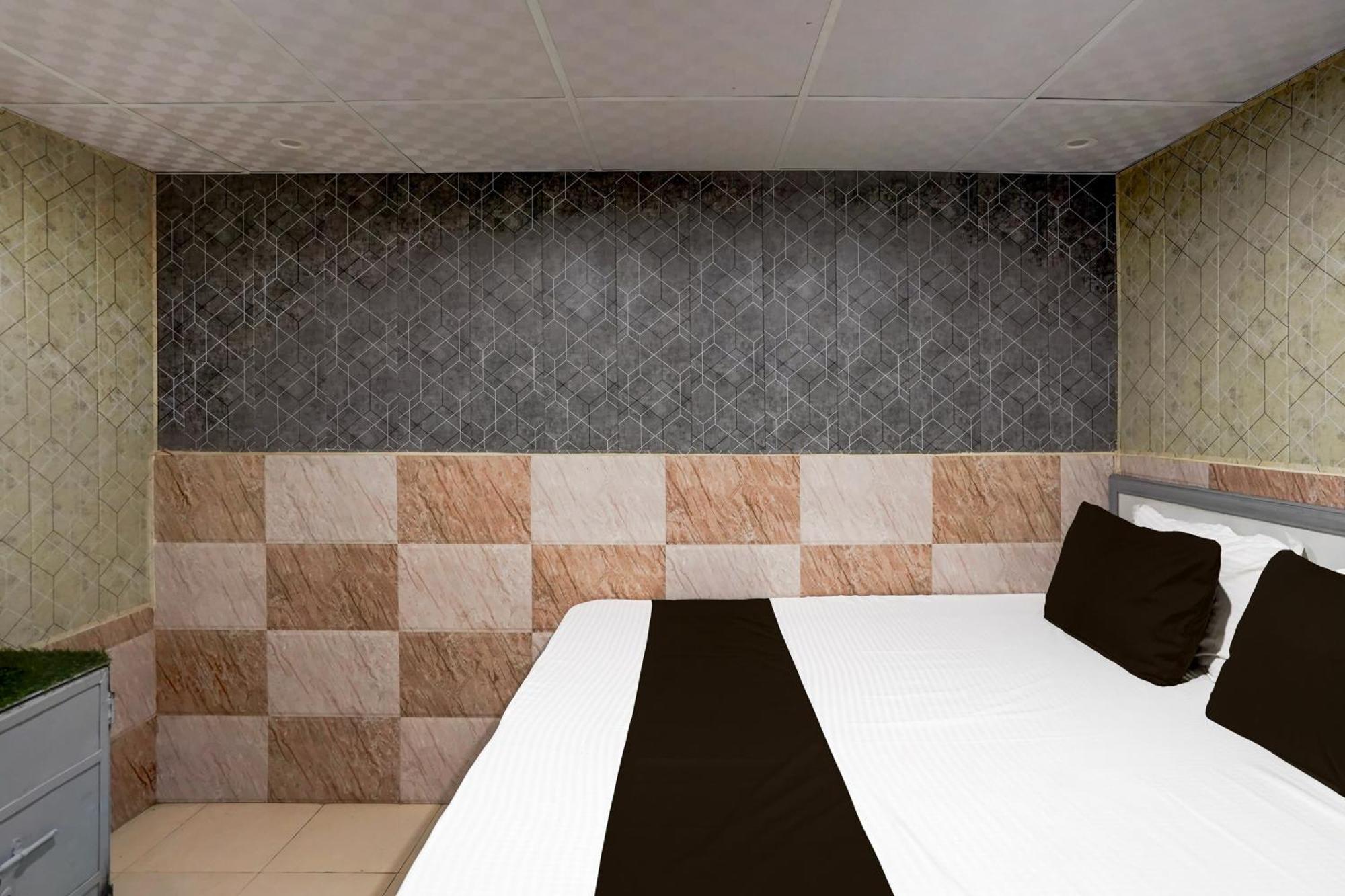 Hotel O Anant Ghaziabad Eksteriør billede