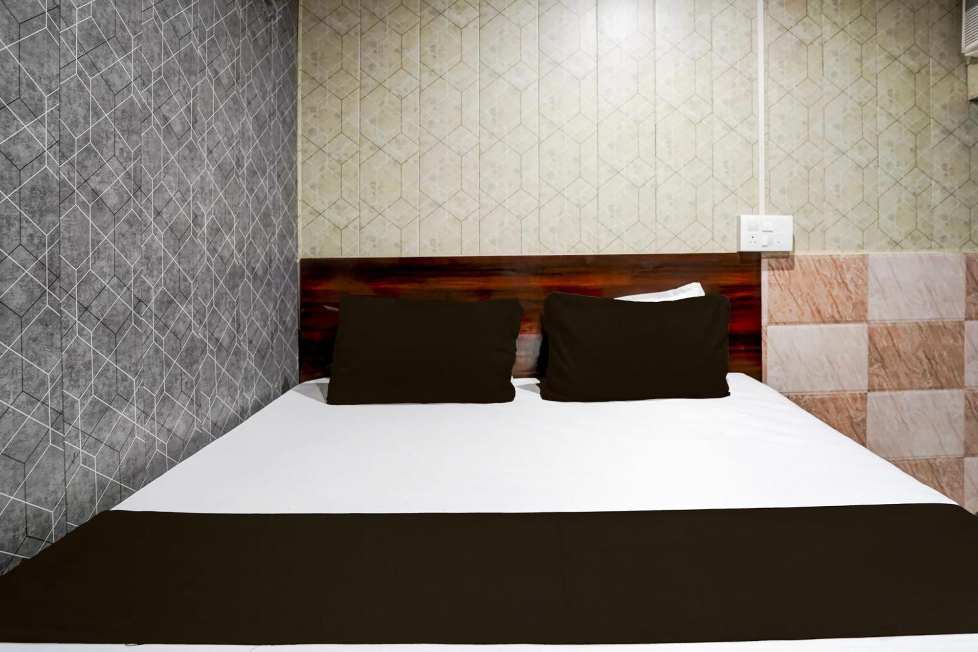 Hotel O Anant Ghaziabad Eksteriør billede