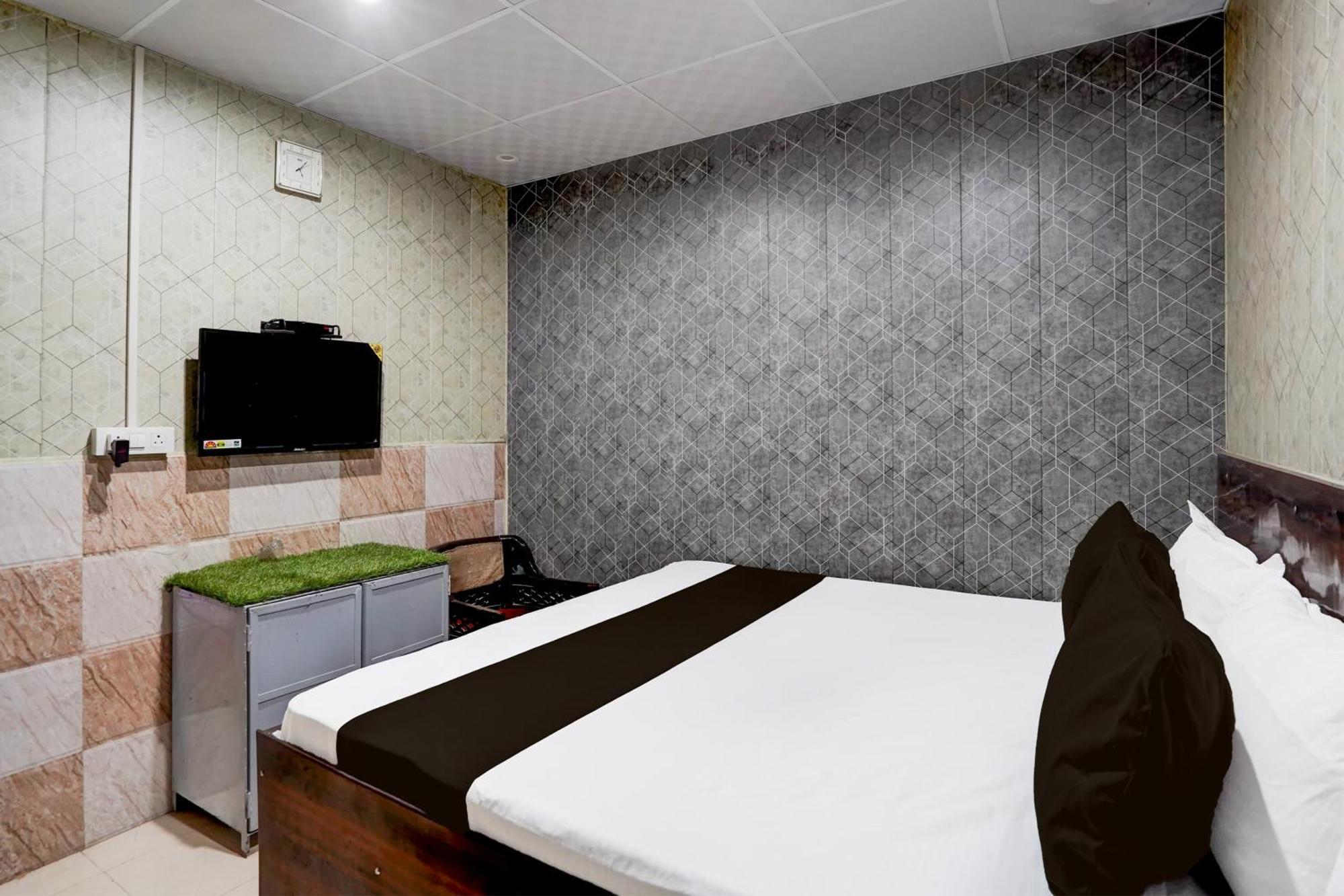 Hotel O Anant Ghaziabad Eksteriør billede