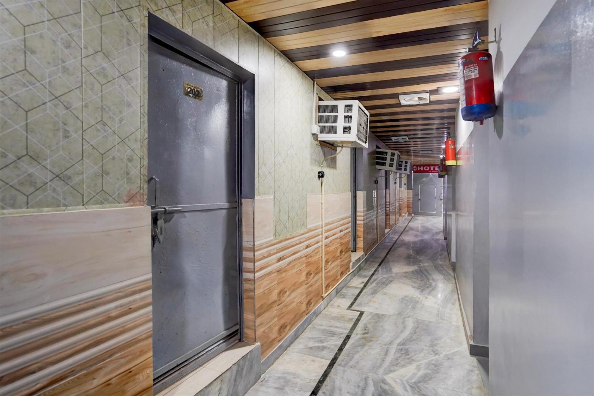 Hotel O Anant Ghaziabad Eksteriør billede