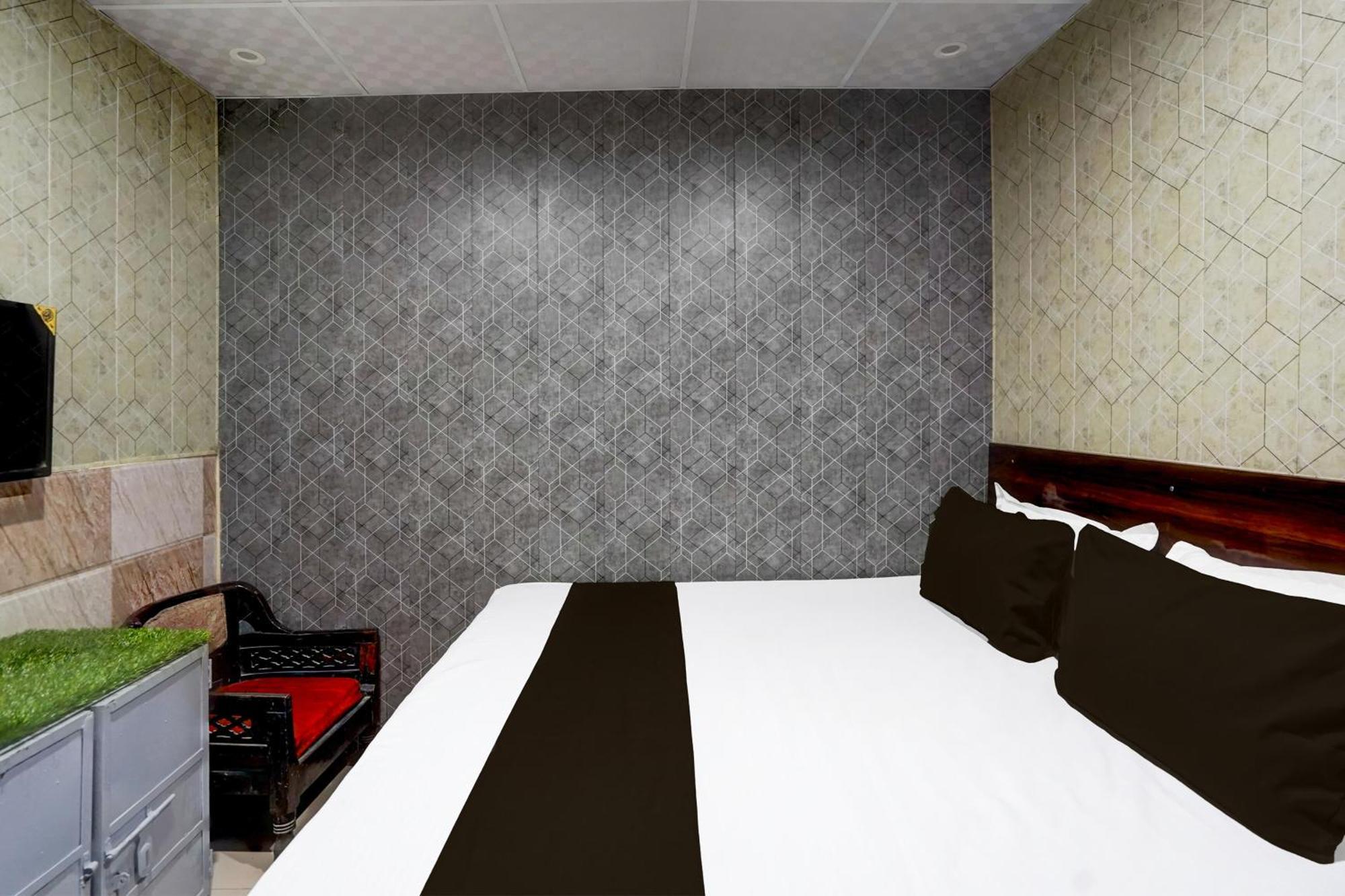 Hotel O Anant Ghaziabad Eksteriør billede