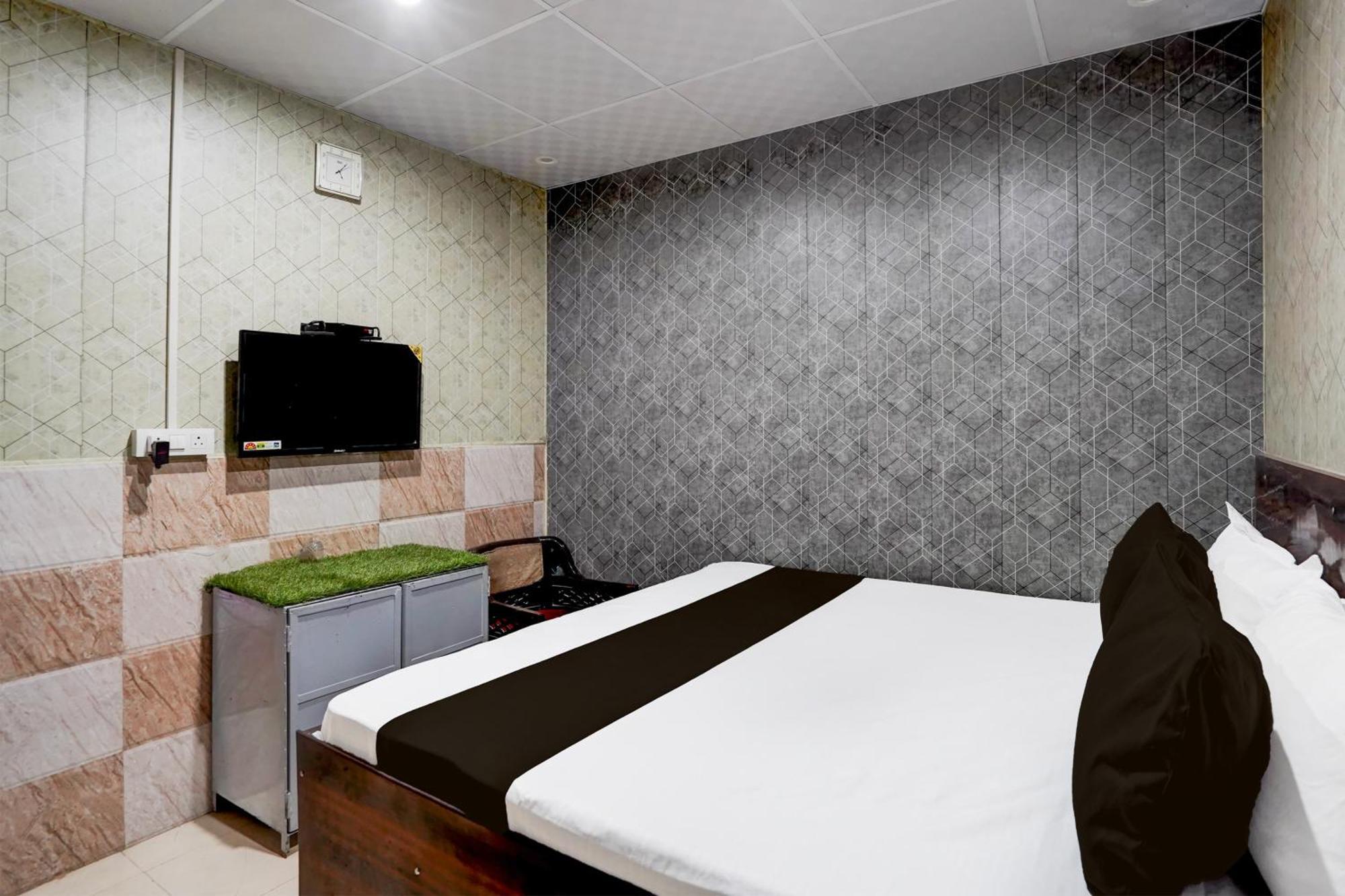 Hotel O Anant Ghaziabad Eksteriør billede