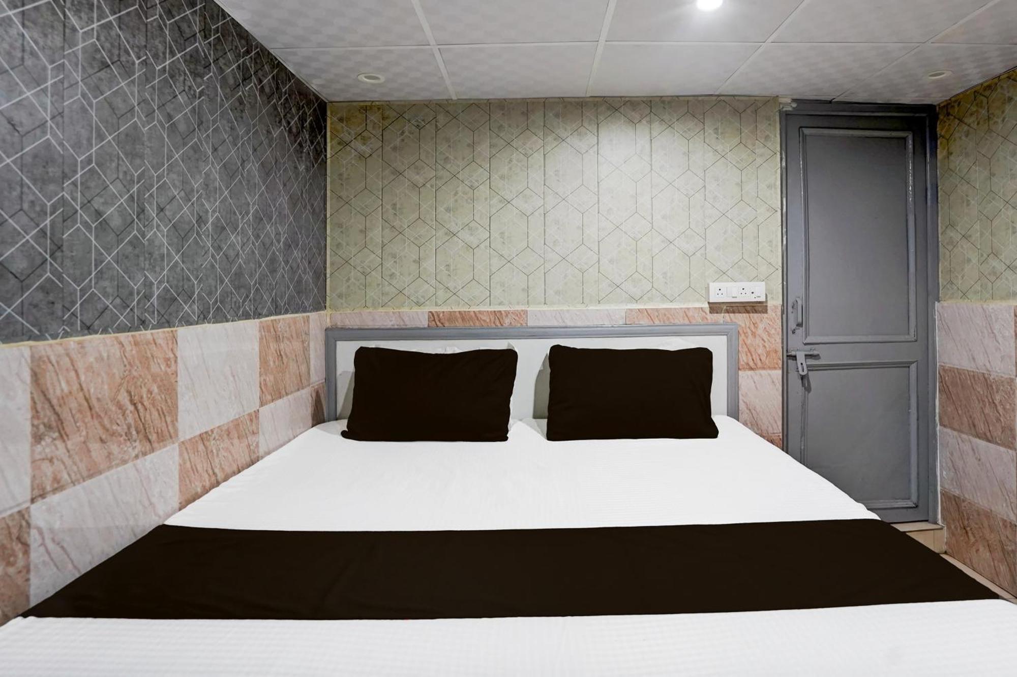 Hotel O Anant Ghaziabad Eksteriør billede