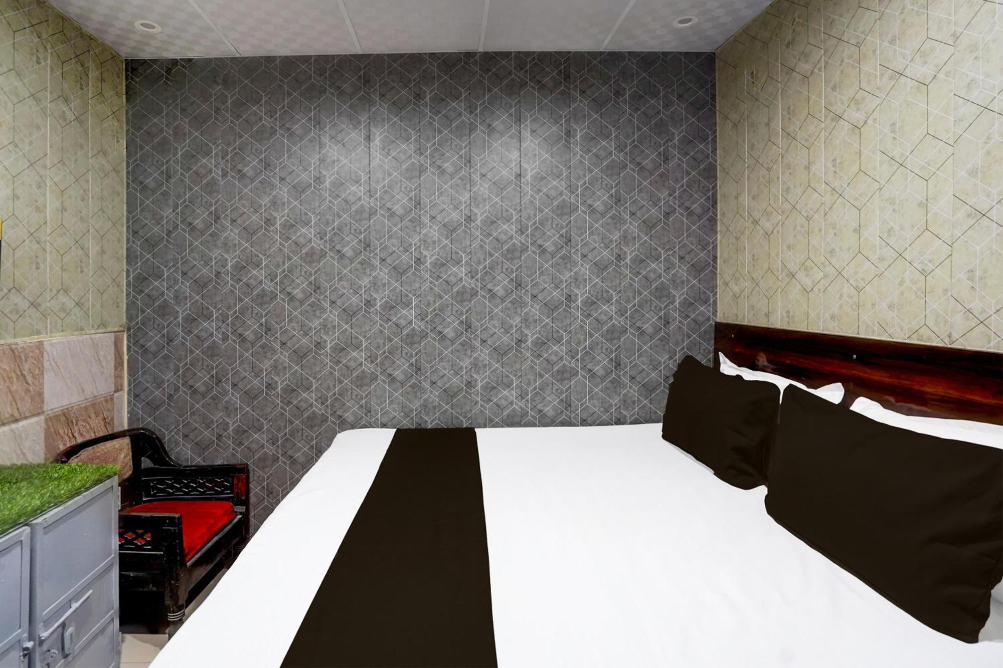 Hotel O Anant Ghaziabad Eksteriør billede